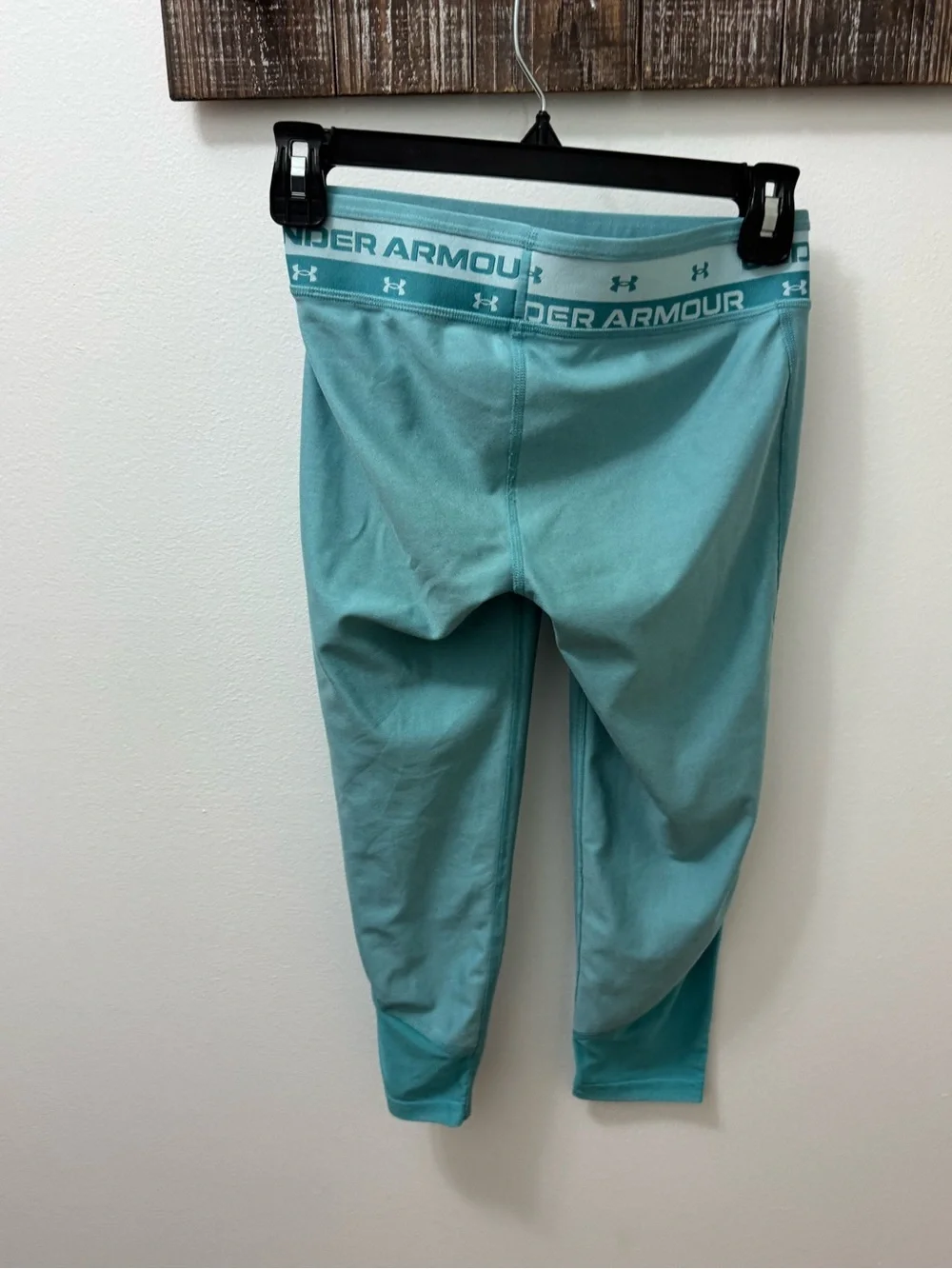 Under Armour Teal Girls' Capri Leggings